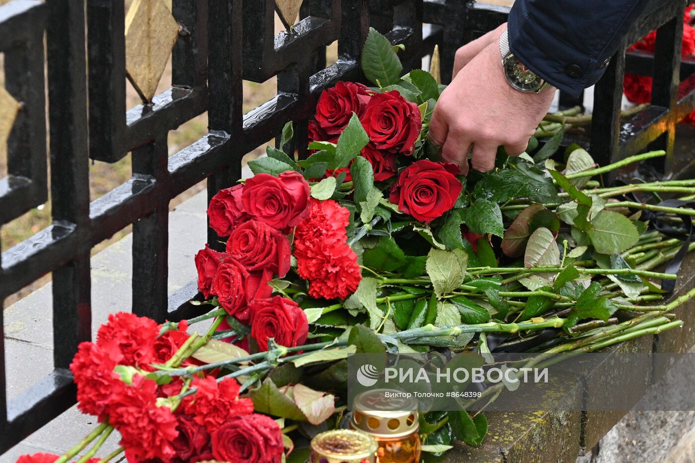 Акции памяти жертв теракта в "Крокус Сити Холле"