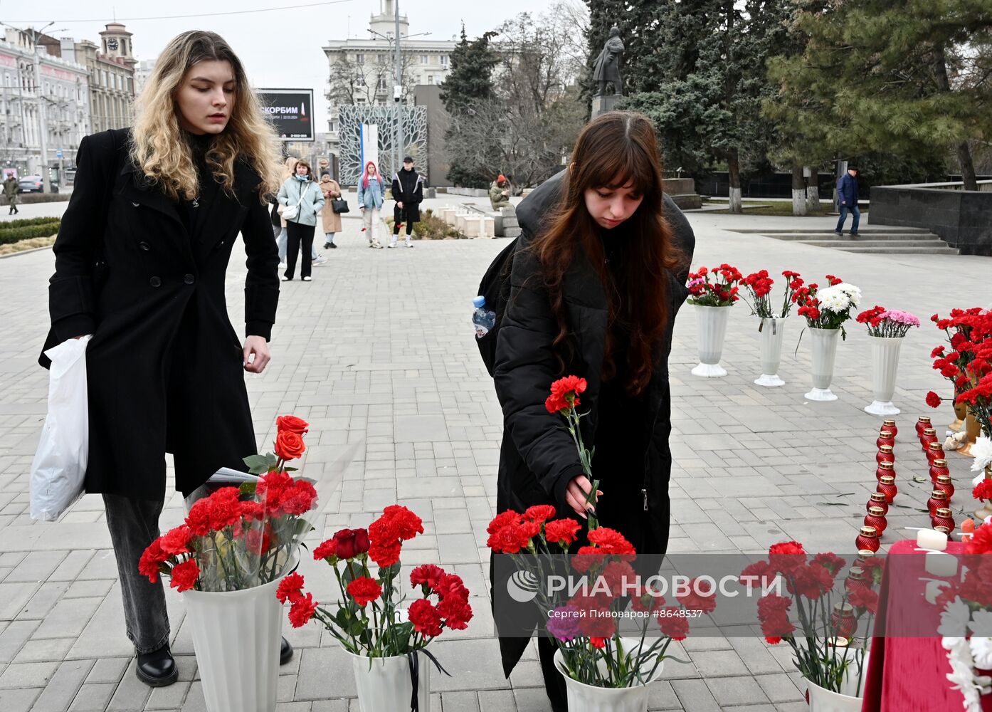 Акции памяти жертв теракта в "Крокус Сити Холле"