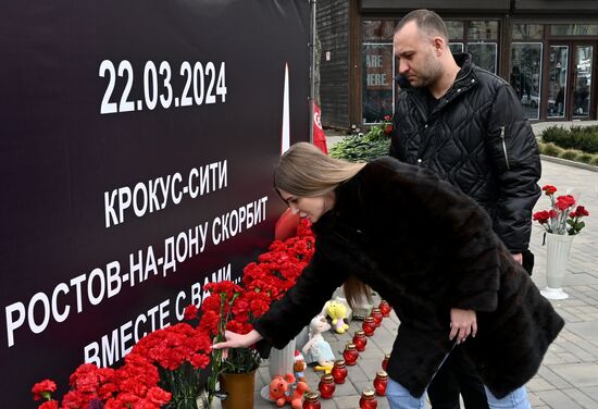 Акции памяти жертв теракта в "Крокус Сити Холле"