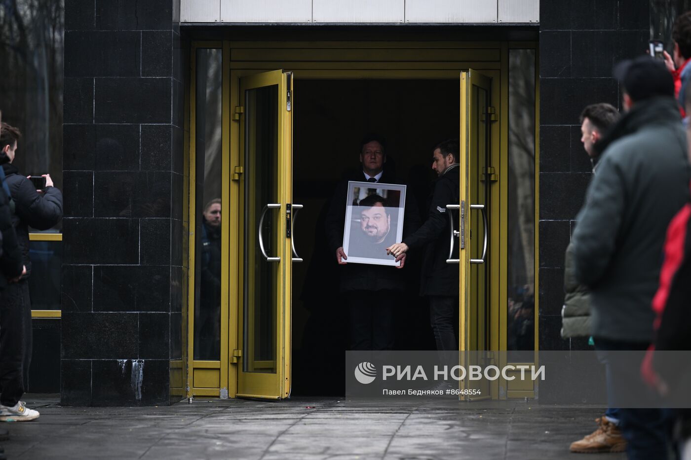 Прощание с Василием Уткиным