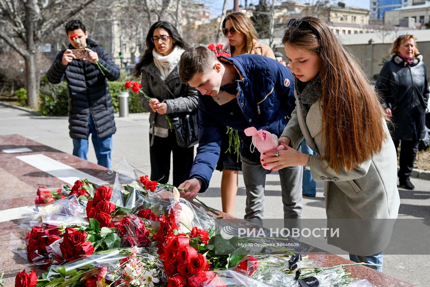 Акции памяти жертв теракта в "Крокус Сити Холле"