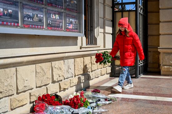 Акции памяти жертв теракта в "Крокус Сити Холле"