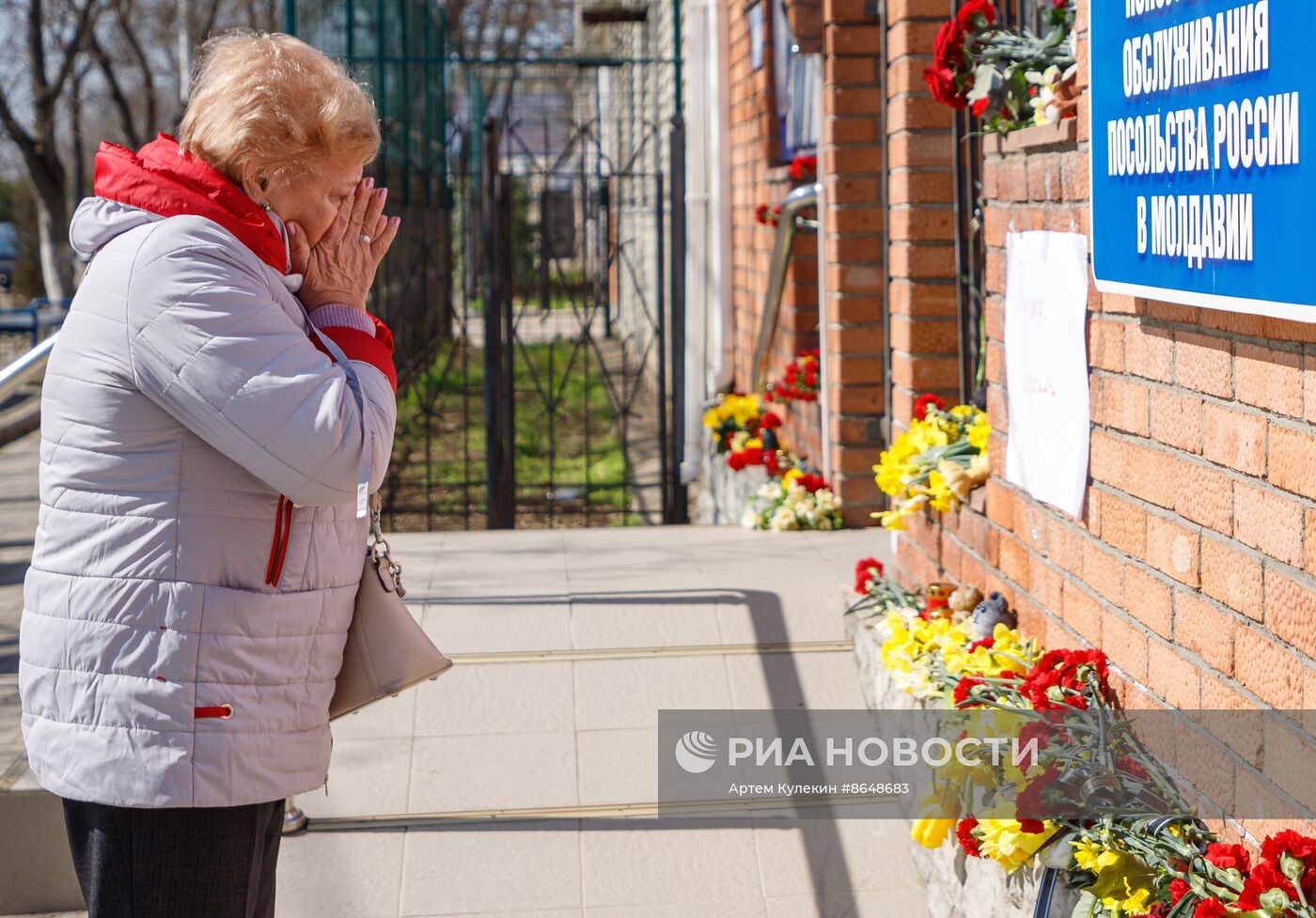 Акции памяти жертв теракта в "Крокус Сити Холле"