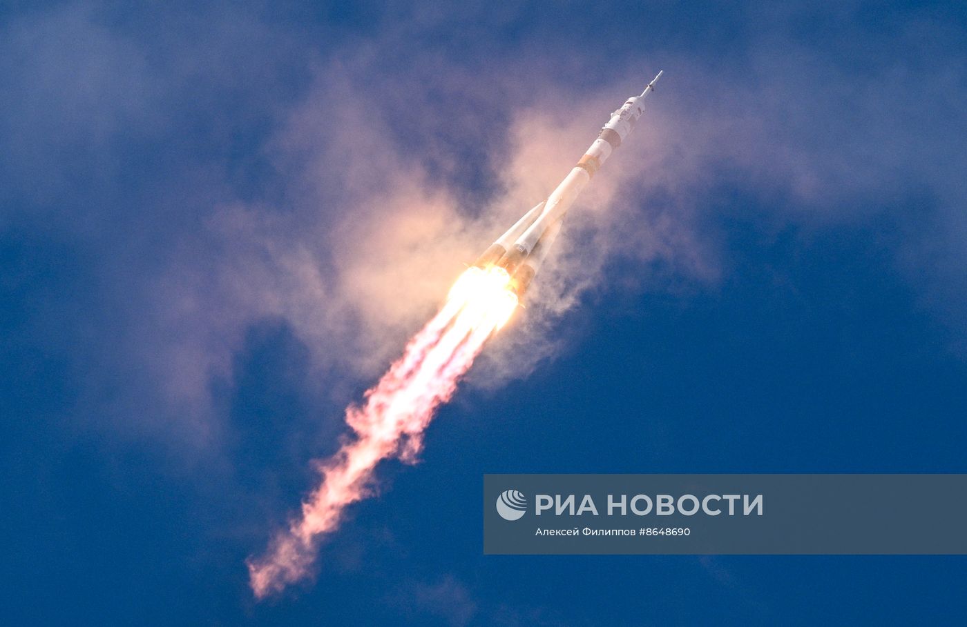 Запуск транспортного пилотируемого корабля "Союз МС-25"