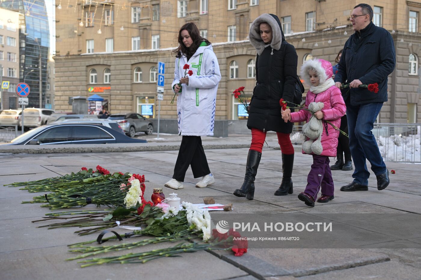 Акции памяти жертв теракта в "Крокус Сити Холле"