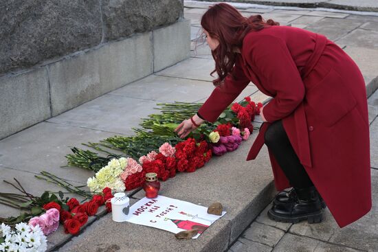 Акции памяти жертв теракта в "Крокус Сити Холле"