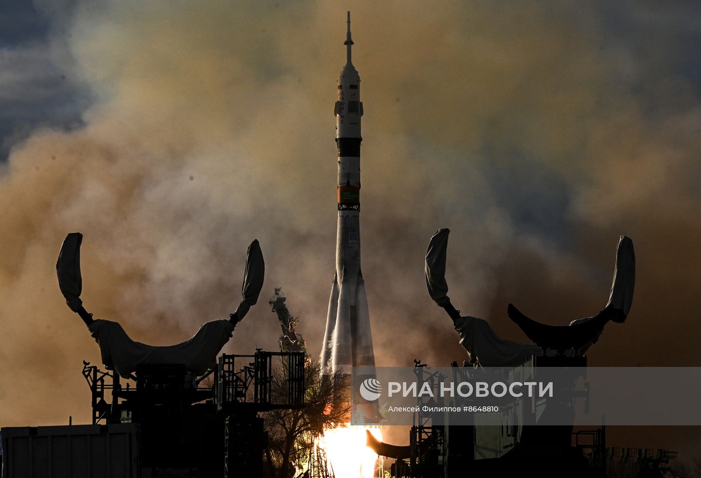Запуск транспортного пилотируемого корабля "Союз МС-25"