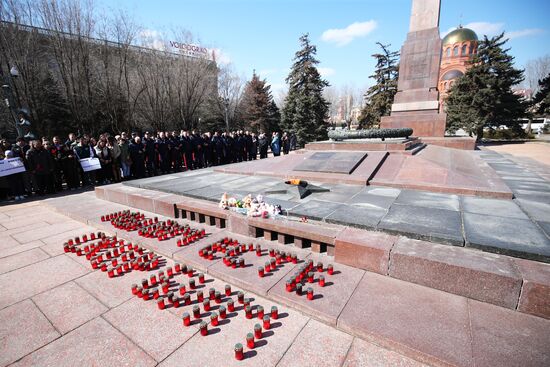 Акции памяти жертв теракта в "Крокус Сити Холле"