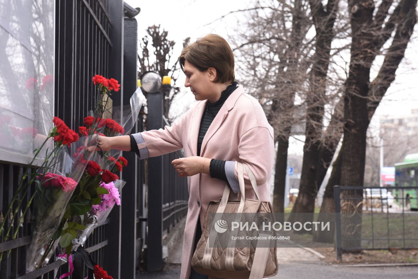 Акции памяти жертв теракта в "Крокус Сити Холле"