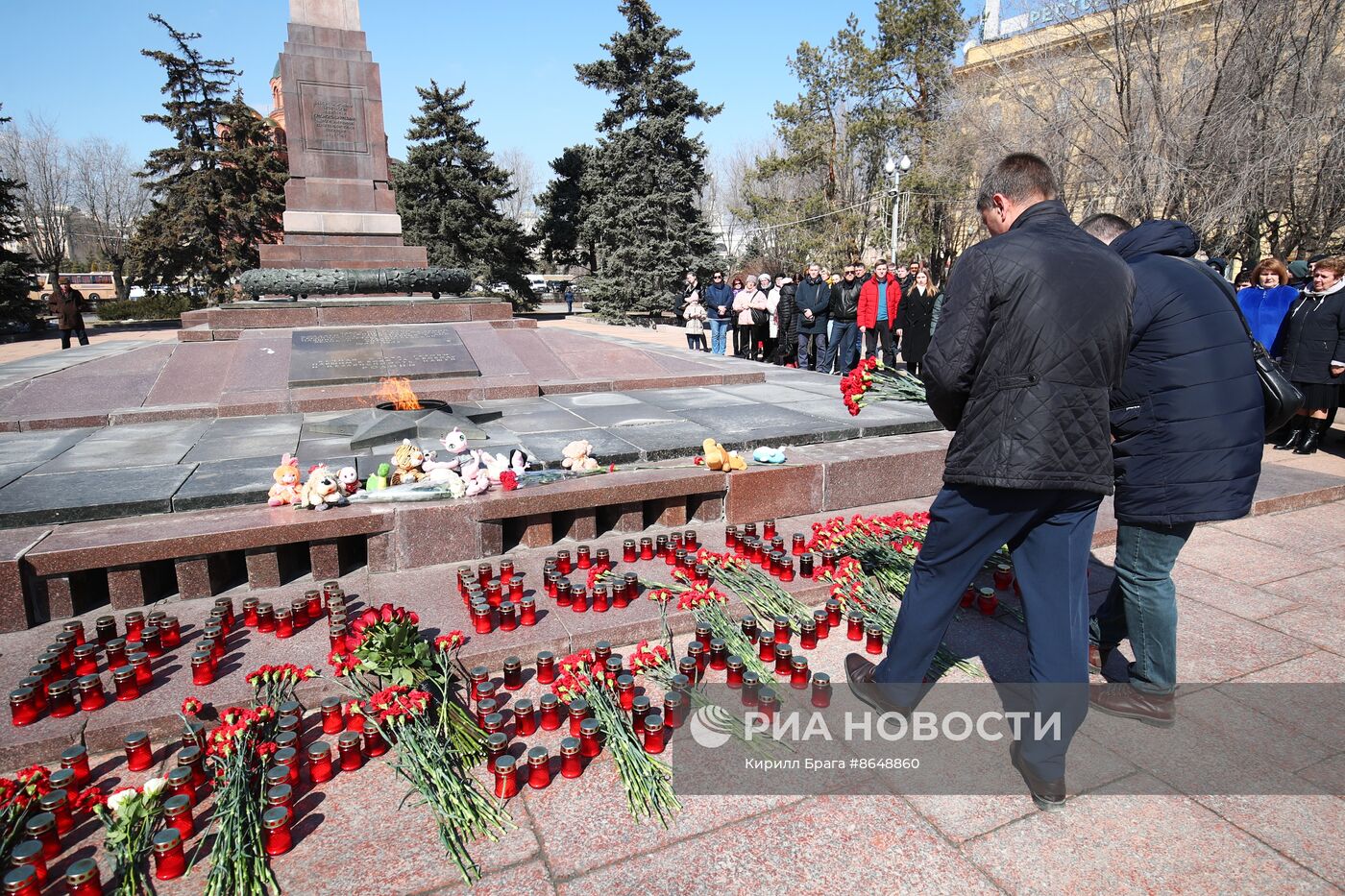 Акции памяти жертв теракта в "Крокус Сити Холле"