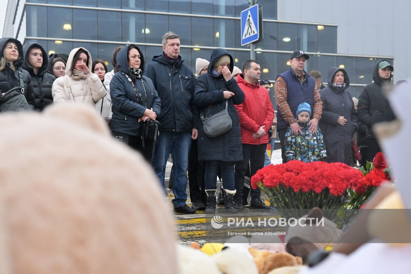 Акции памяти жертв теракта в "Крокус Сити Холле"