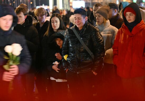 Акции памяти жертв теракта в "Крокус Сити Холле"