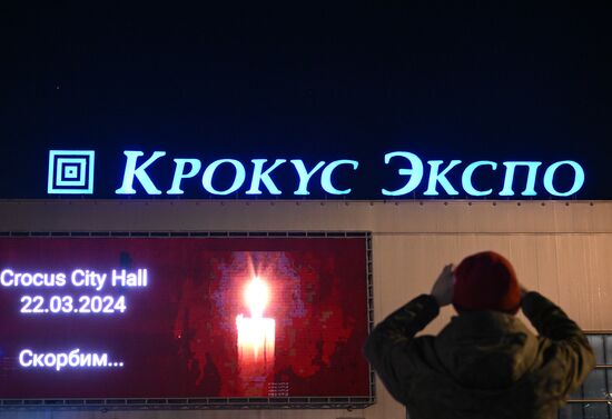 Акции памяти жертв теракта в "Крокус Сити Холле"