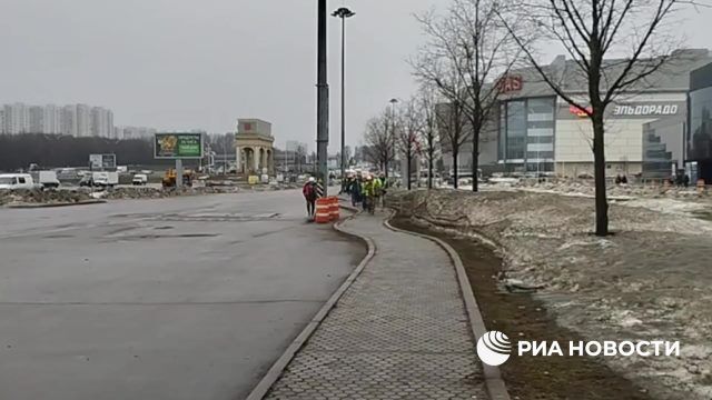 Новая смена рабочих на разборе завалов после теракта в "Крокус сити холле"