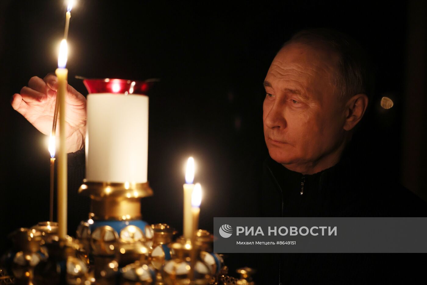 Президент РФ В. Путин почтил память погибших в результате теракта в "Крокус Сити Холле"