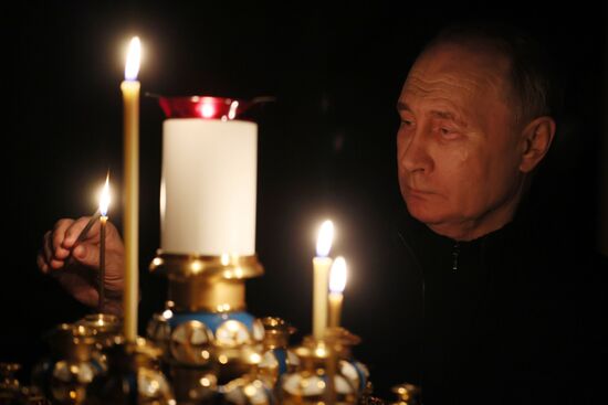 Президент РФ В. Путин почтил память погибших в результате теракта в "Крокус Сити Холле"