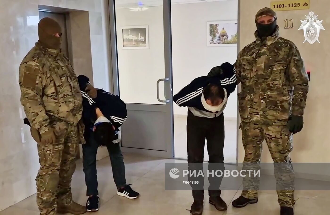 Задержанных по подозрению в теракте в "Крокус Сити Холл" привезли в Следственный комитет