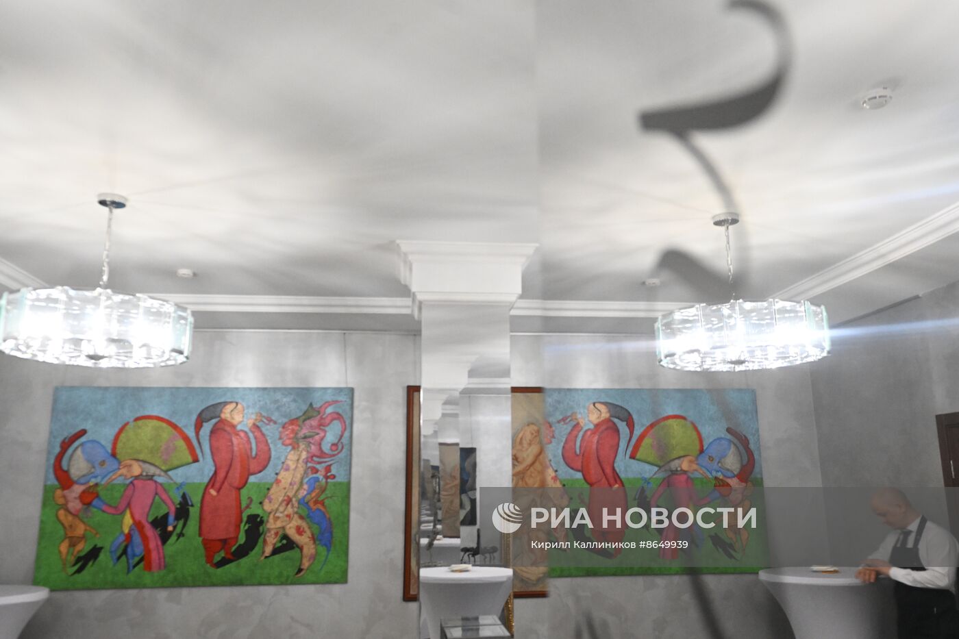 Предаукционная выставка "Первые имена"