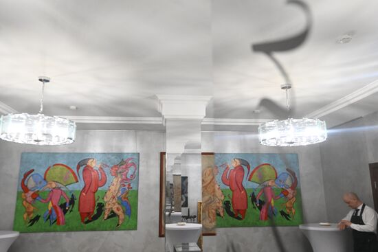 Предаукционная выставка "Первые имена"