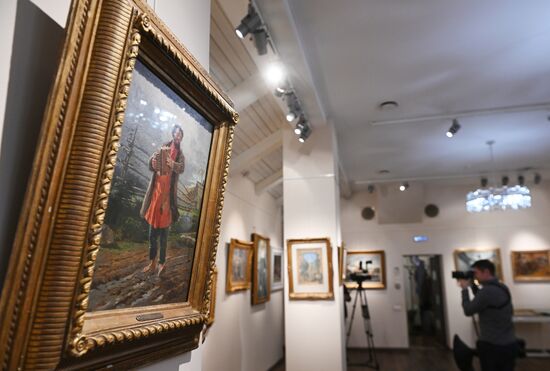 Предаукционная выставка "Первые имена"