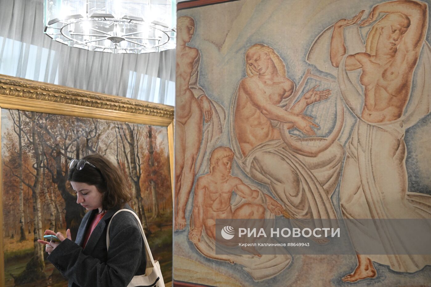 Предаукционная выставка "Первые имена"