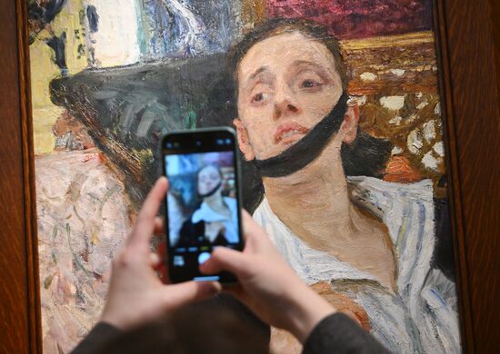 Предаукционная выставка "Первые имена"