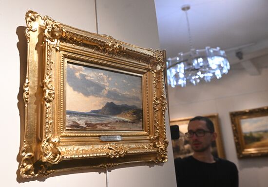 Предаукционная выставка "Первые имена"