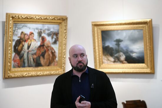 Предаукционная выставка "Первые имена"