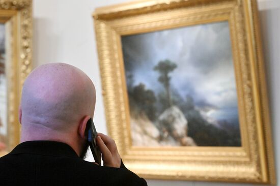 Предаукционная выставка "Первые имена"