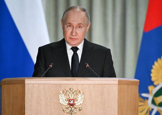 Президент РФ В. Путин принял участие в заседании коллегии Генпрокуратуры РФ