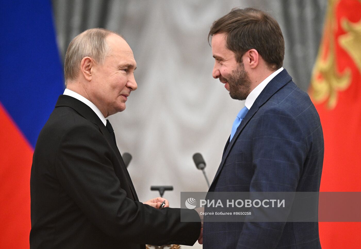 Президент РФ В. Путин вручил премии молодым деятелям культуры и за произведения для детей