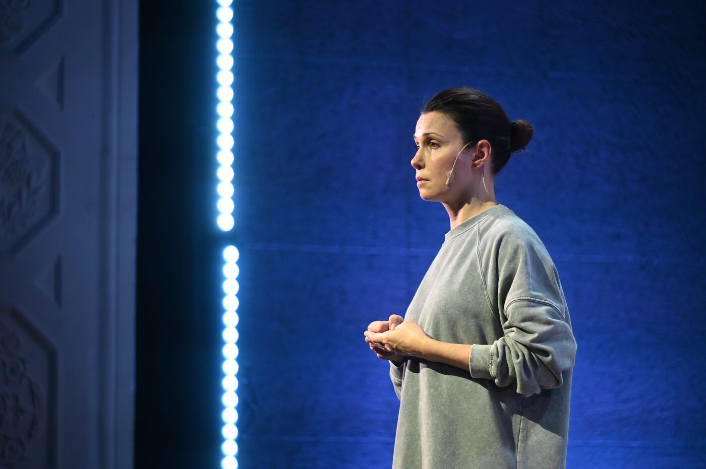 Выставка "Россия". Показ спектакля "Первая и вторая жизни Галины Ивановны"