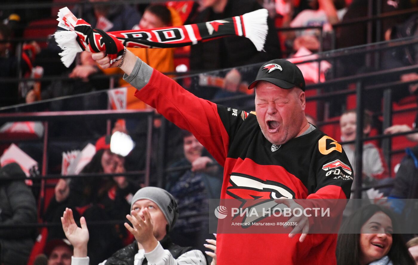 Хоккей. КХЛ. Матч "Авангард" - "Локомотив"