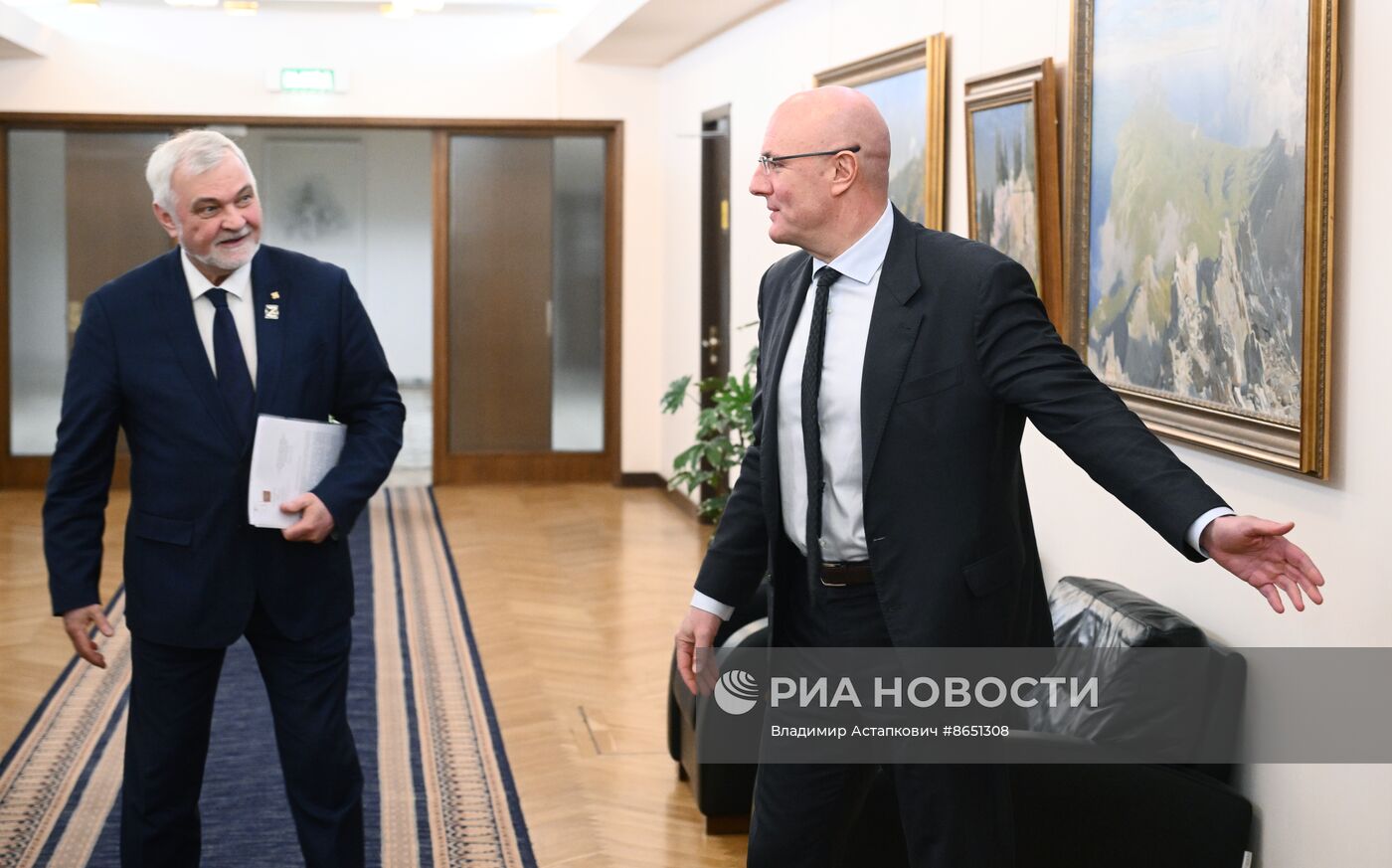 Встреча вице-премьера Правительства РФ Д. Чернышенко и губернатора Республики Коми В. Уйбы