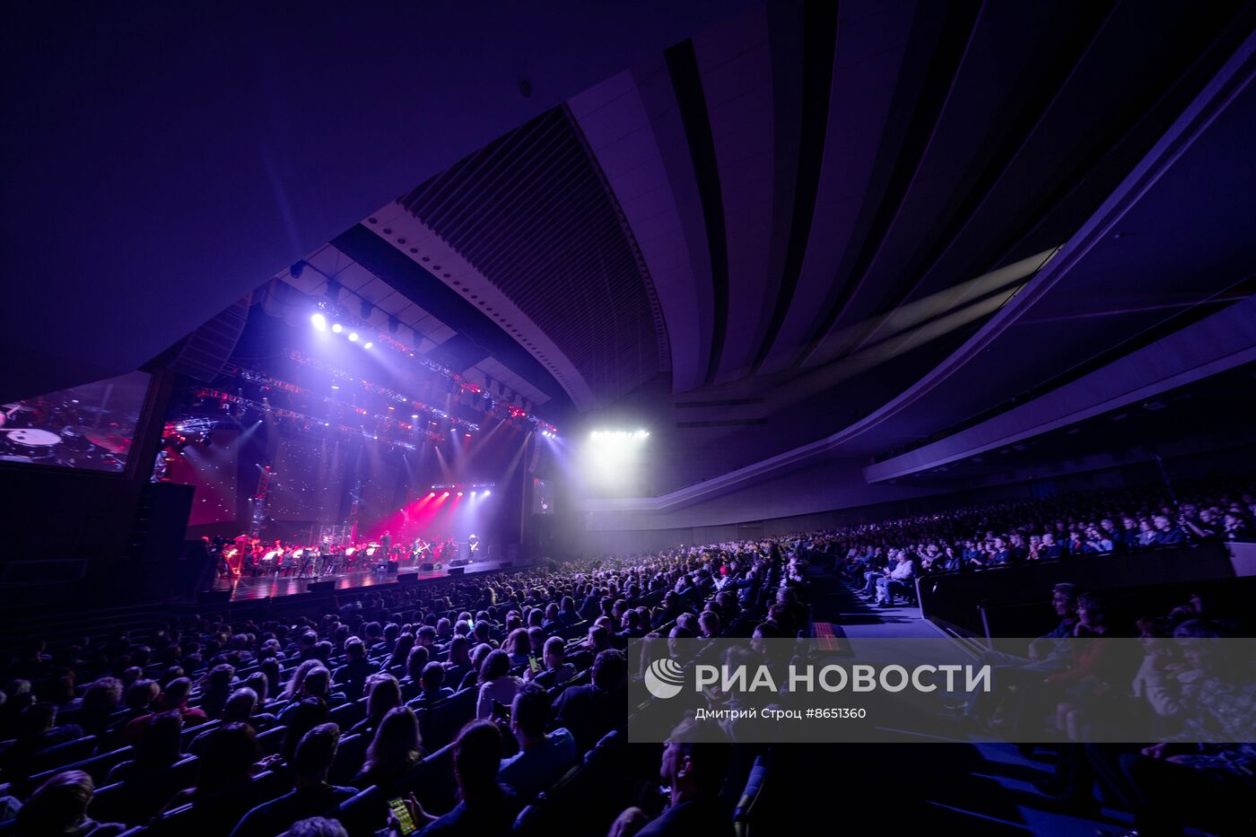 Концерт группы "Пикник" в Санкт-Петербурге