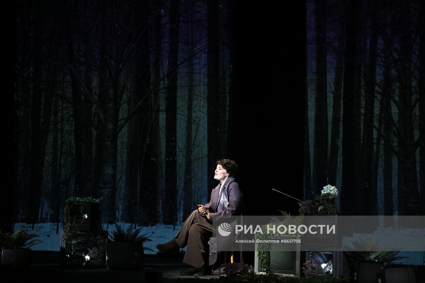 Выставка "Россия". Показ спектакля "ЧЕРКАСОВ XII" в рамках проекта "Голоса страны"