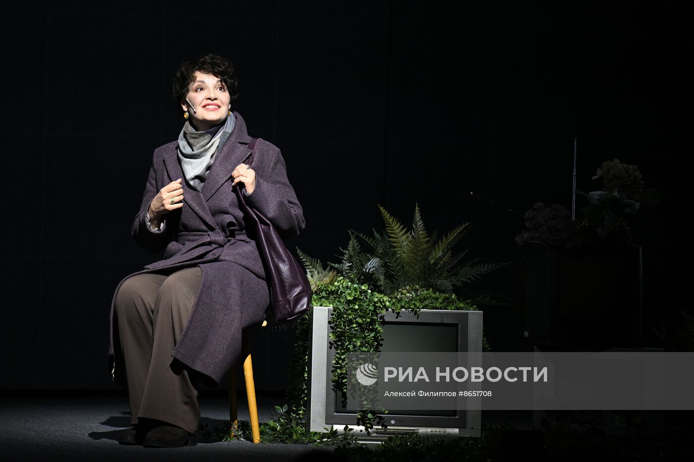 Выставка "Россия". Показ спектакля "ЧЕРКАСОВ XII" в рамках проекта "Голоса страны"