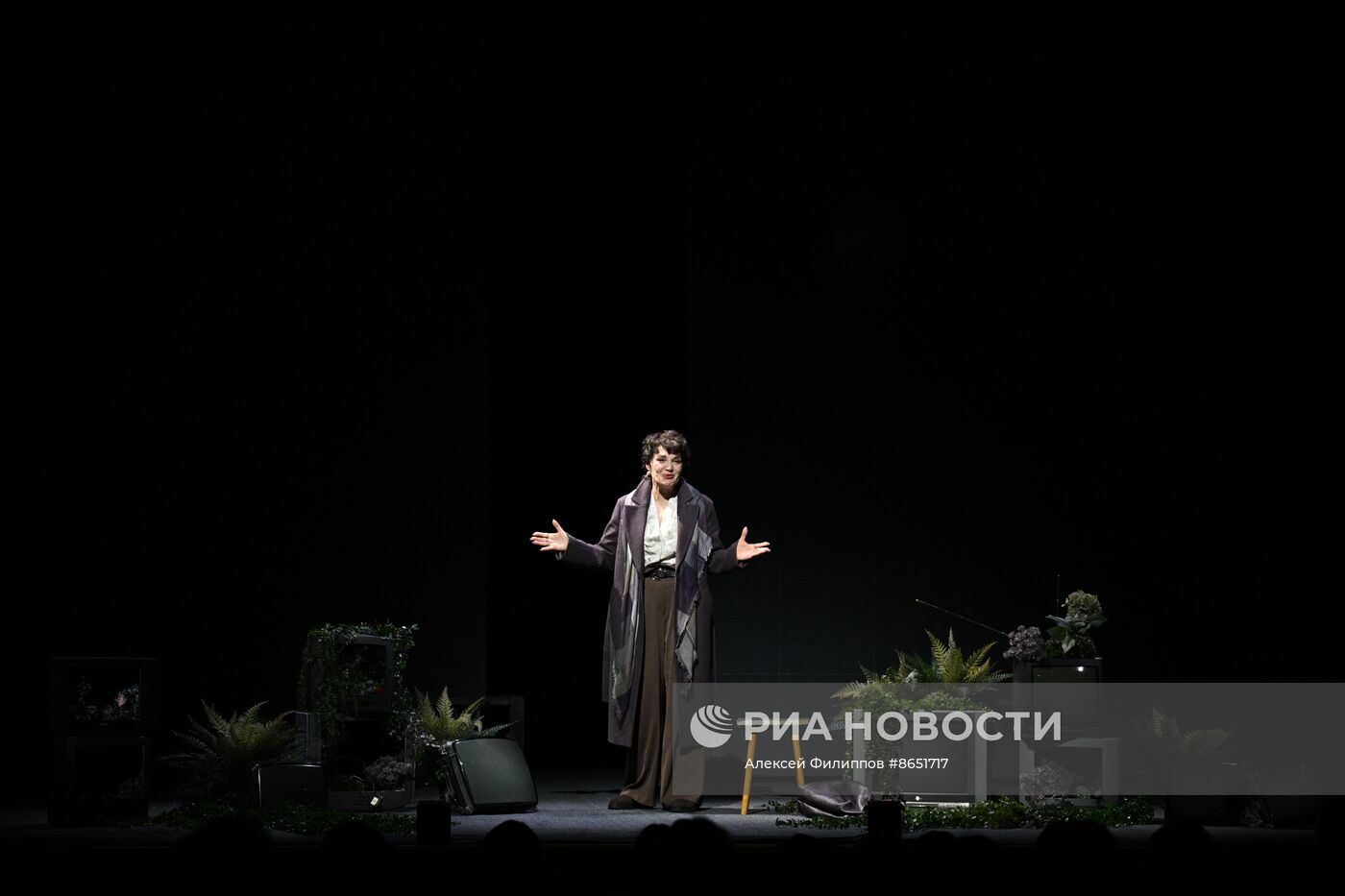 Выставка "Россия". Показ спектакля "ЧЕРКАСОВ XII" в рамках проекта "Голоса страны"