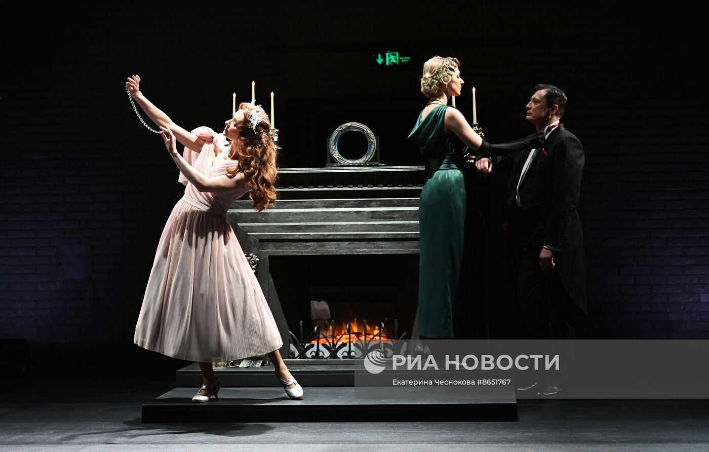 Спектакль "Идеальный муж" в театре "Школа драматического искусства"