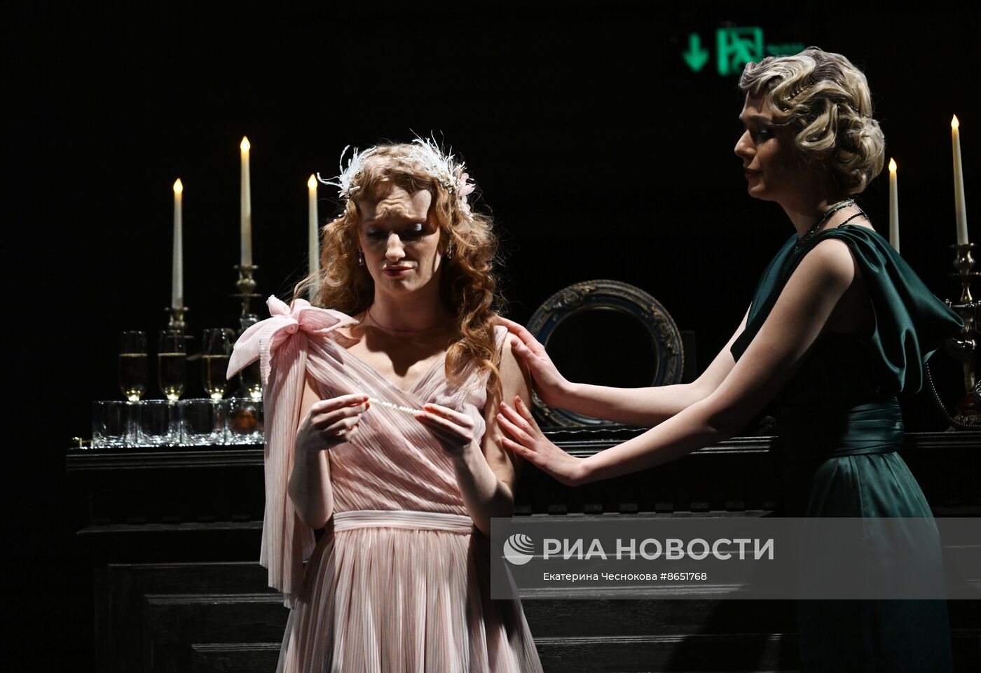 Спектакль "Идеальный муж" в театре "Школа драматического искусства"