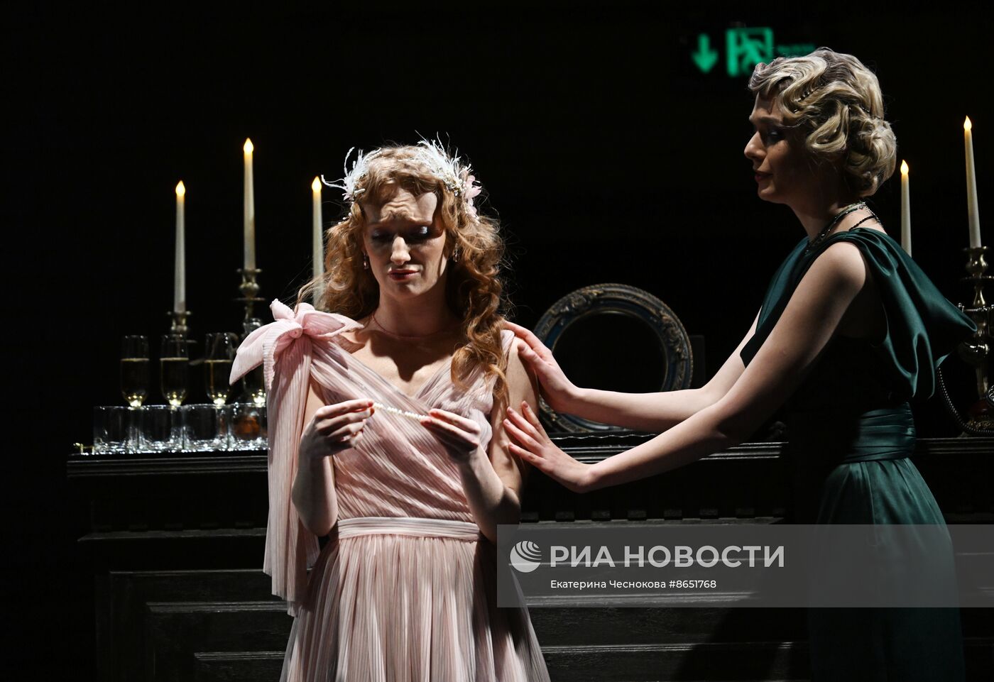 Спектакль "Идеальный муж" в театре "Школа драматического искусства"