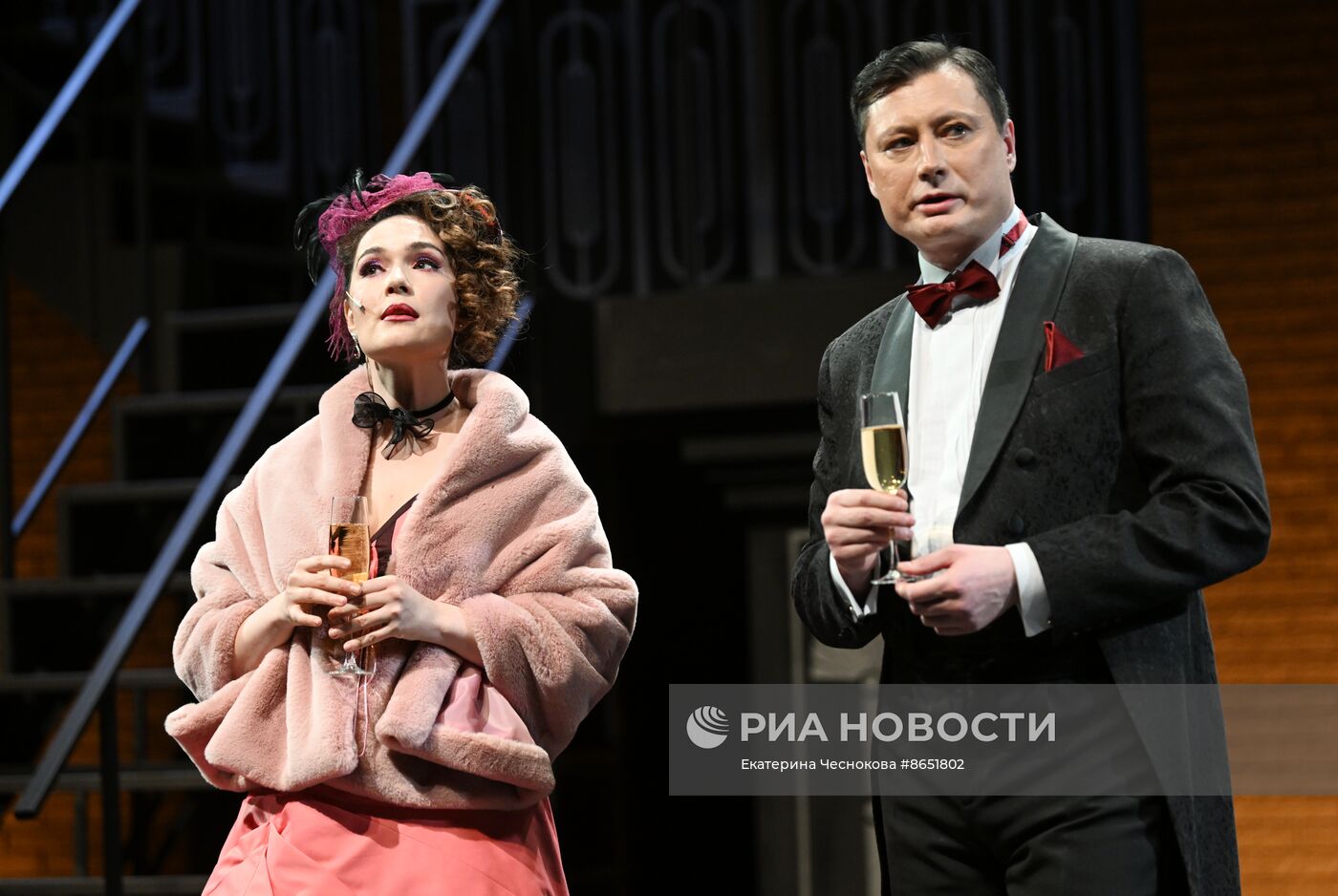 Спектакль "Идеальный муж" в театре "Школа драматического искусства"