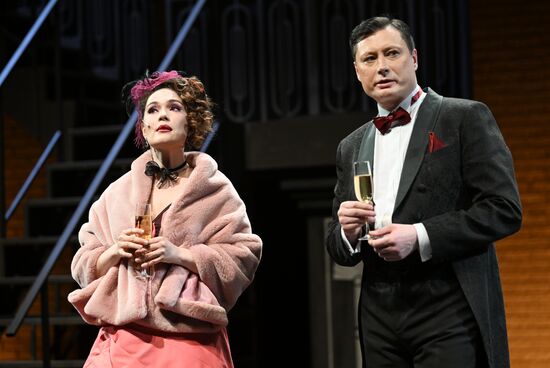 Спектакль "Идеальный муж" в театре "Школа драматического искусства"