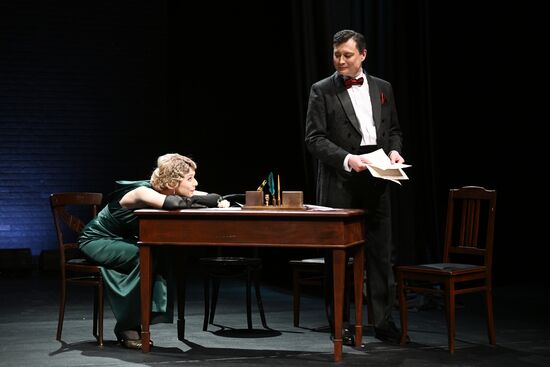 Спектакль "Идеальный муж" в театре "Школа драматического искусства"