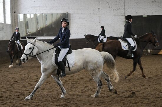 Школа олимпийского резерва по конному спорту в Новосибирске