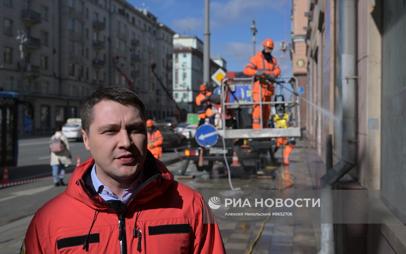 Промывка фасадов жилых домов после зимы