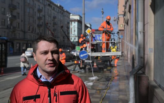 Промывка фасадов жилых домов после зимы 