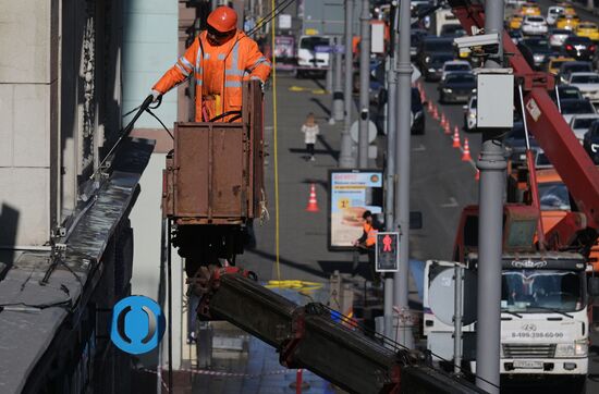 Промывка фасадов жилых домов после зимы 