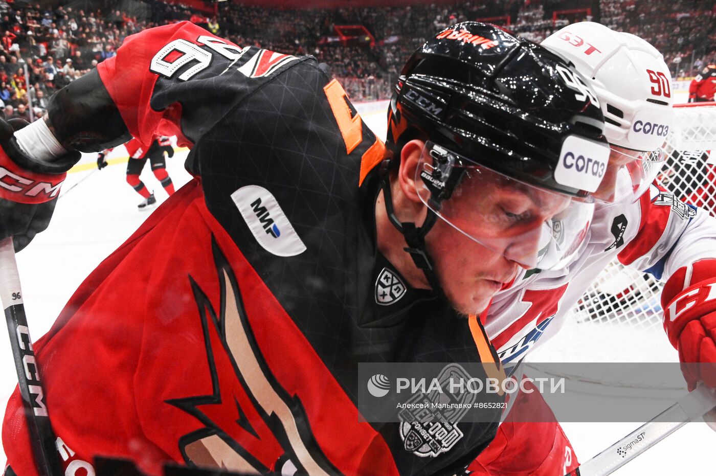 Хоккей. КХЛ. Матч "Авангард" - "Локомотив"