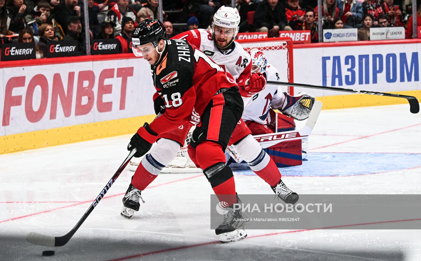 Хоккей. КХЛ. Матч "Авангард" - "Локомотив"